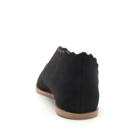 Black Scalloped Ballerina Flats - Picture 5 of 5